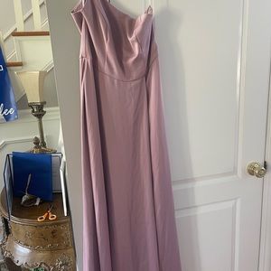 Bridesmaid dress in Mauve!